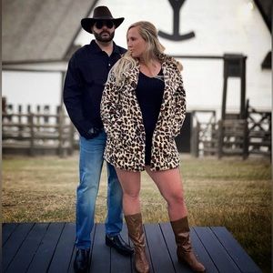 Rip and Beth Yellowstone Couple’s Halloween Costume